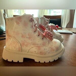 NWOT Lola & The Boys Rhinestone Bow Boots | Detachable Bow | Size 12